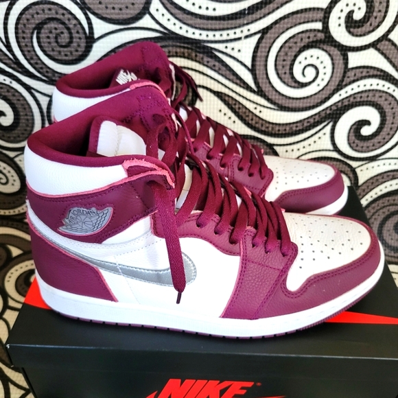 Jordan 1 High - Picture 1 of 8